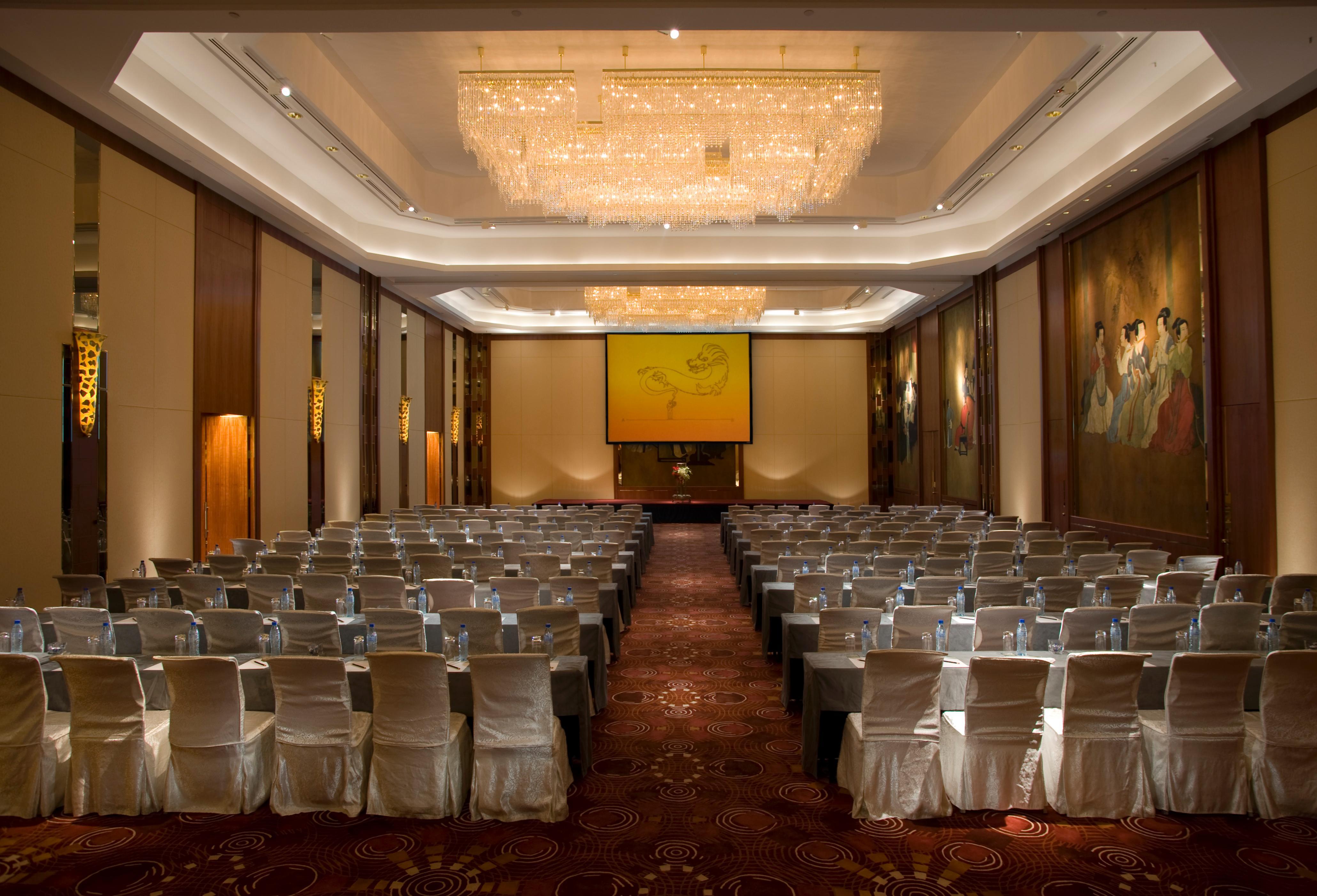 The Kunlun Jing An Hotel 5*